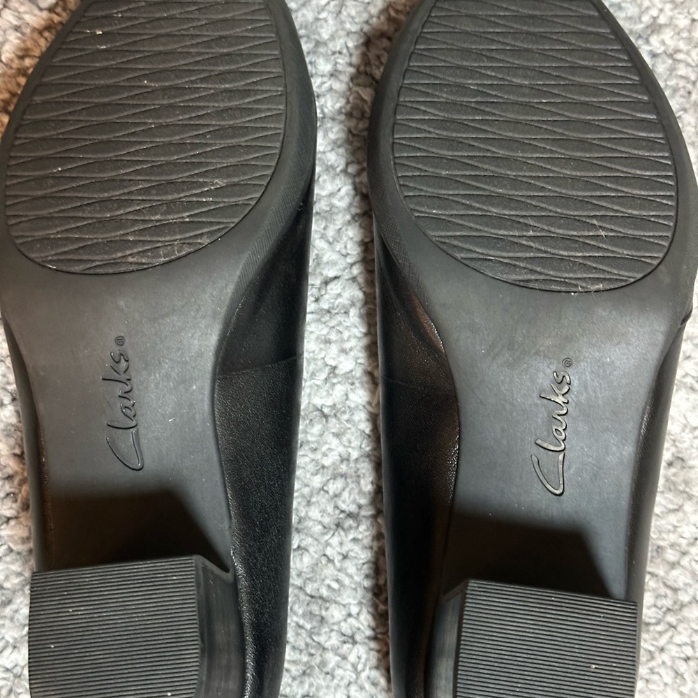 Clarks Women's Rosalyn Belle Black Pump Size 8.5W - Picture 3 of 10